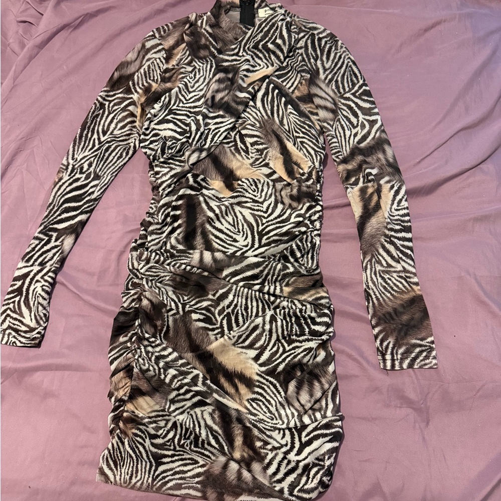 Elegant Zebra Pattern Long Sleeve Dress